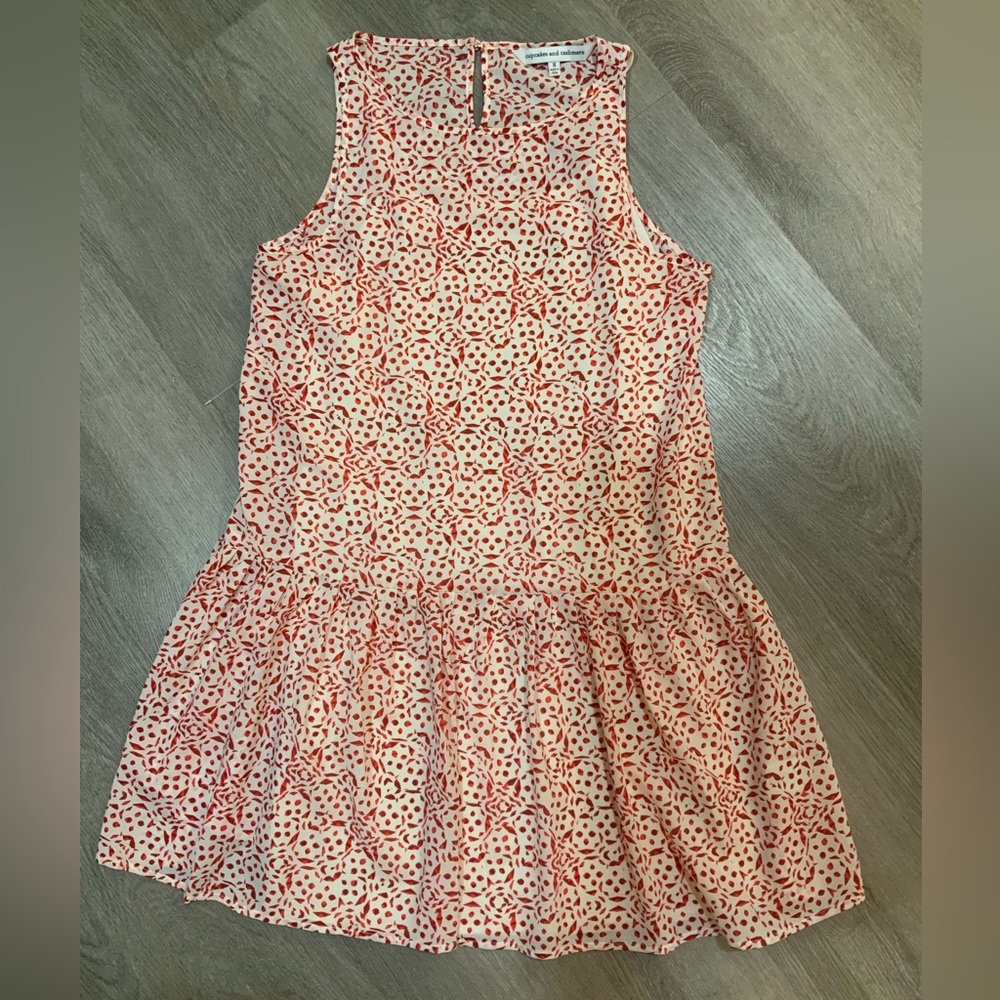 Cupcakes and Cashmere Ladies Small Summer Dress in Red/Cream.  NWOT.
